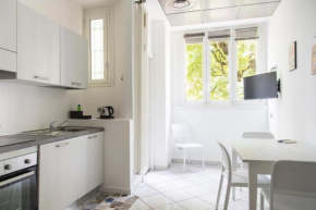 2 Bedrooms Apartment in Garibaldi District